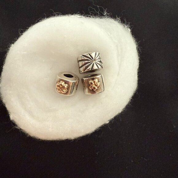 Three Pandora Clips - Picture 1 of 1